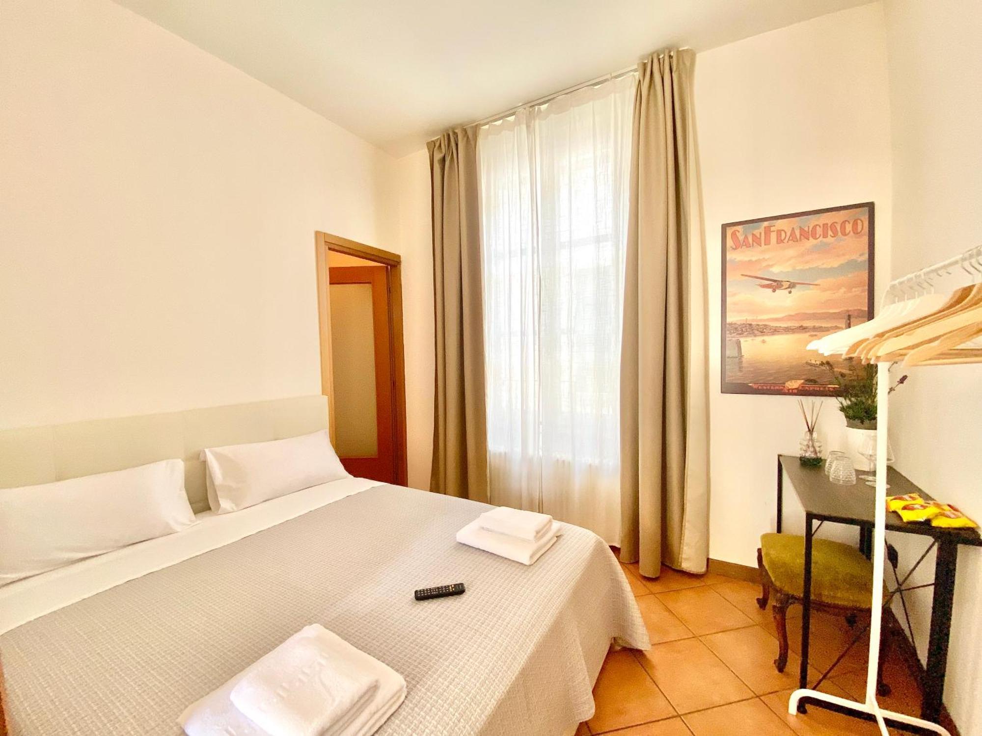 I Portici Del Centro Hotel Como Exterior photo
